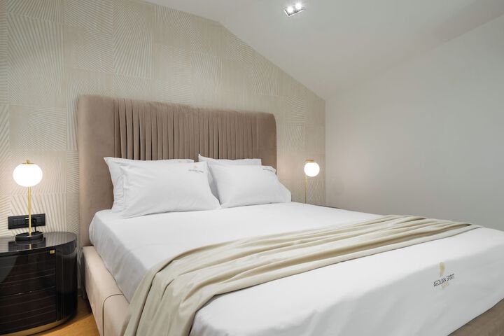 Room 10 of 60