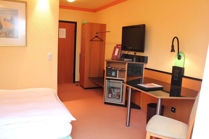 Room 23 of 63