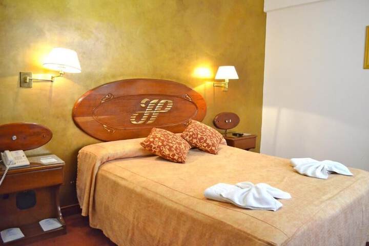 Room 13 of 29