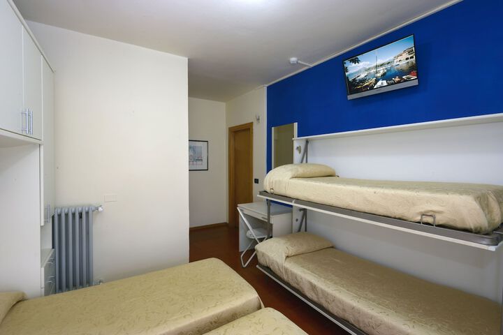 Room 6 of 43