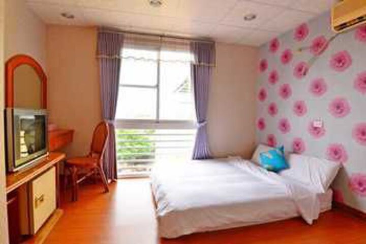 Room 18 of 21