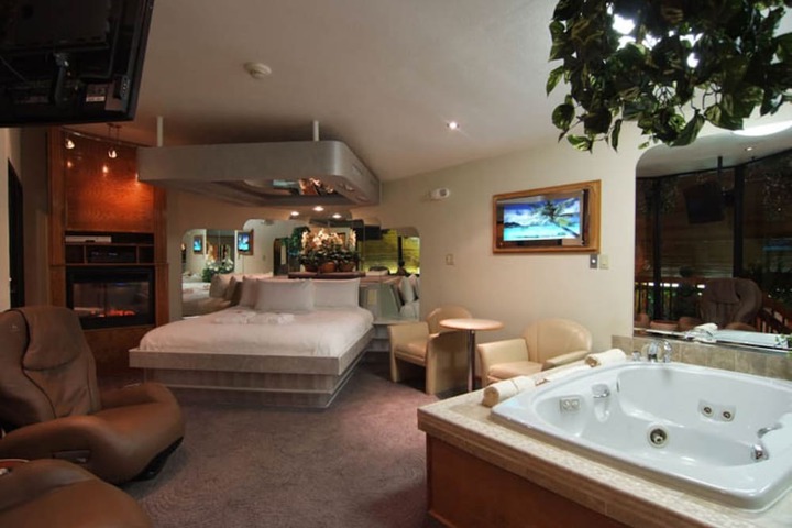 Room 14 of 42