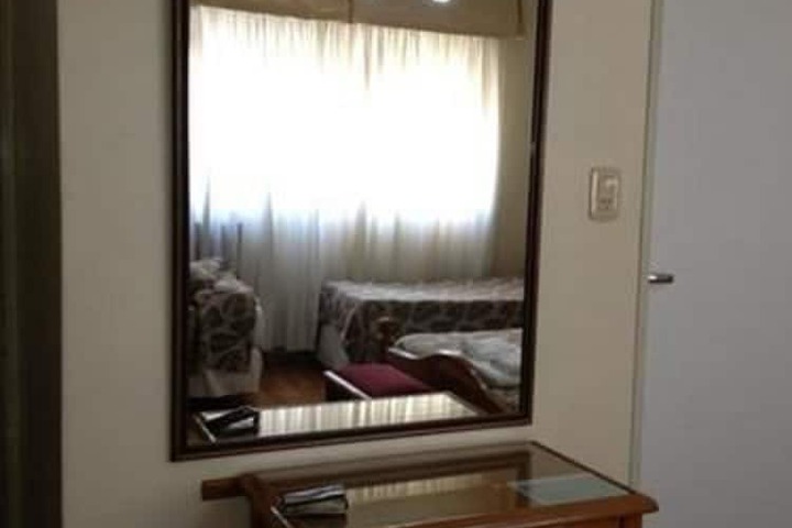 Room 6 of 18