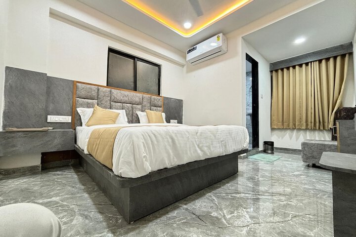 Room 6 of 26