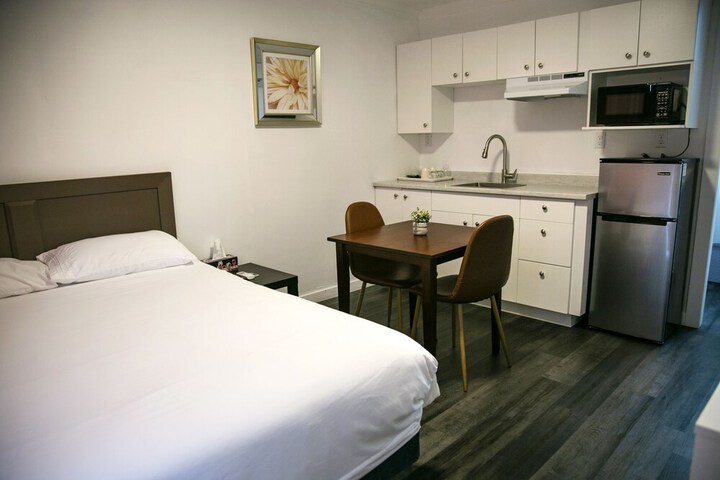 Room 7 of 40