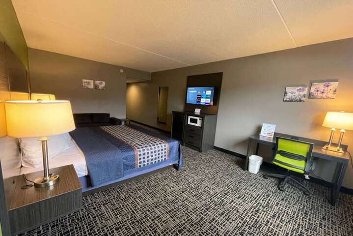 1 King Bed Suite (6 of 13)
