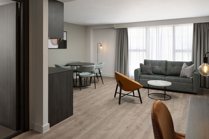 Room 25 of 47