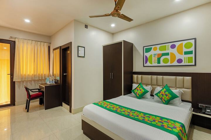 Room 6 of 31