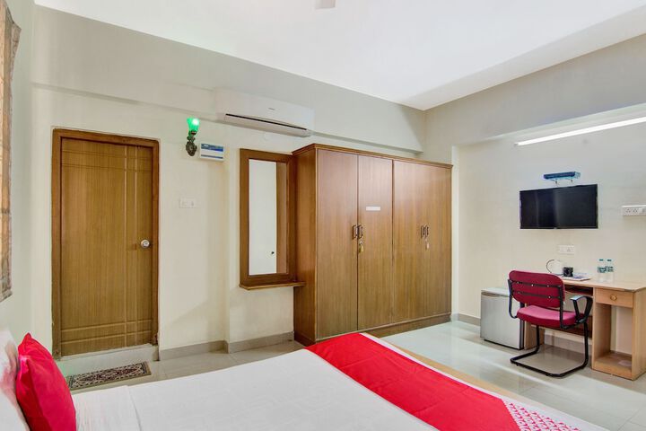 Room 17 of 37