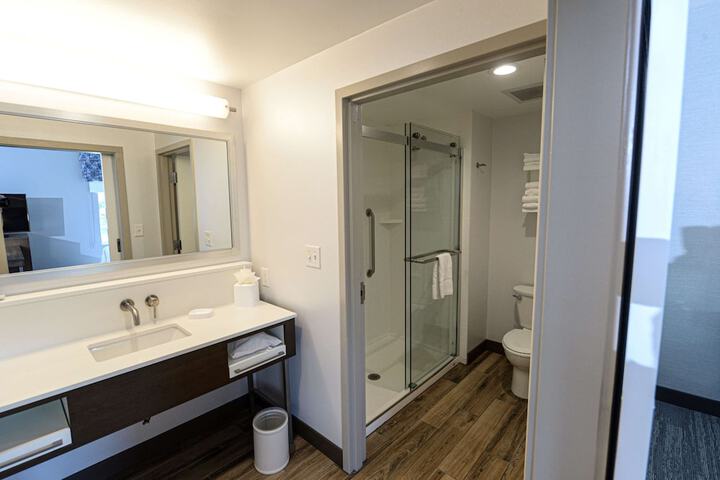 Bathroom shower
