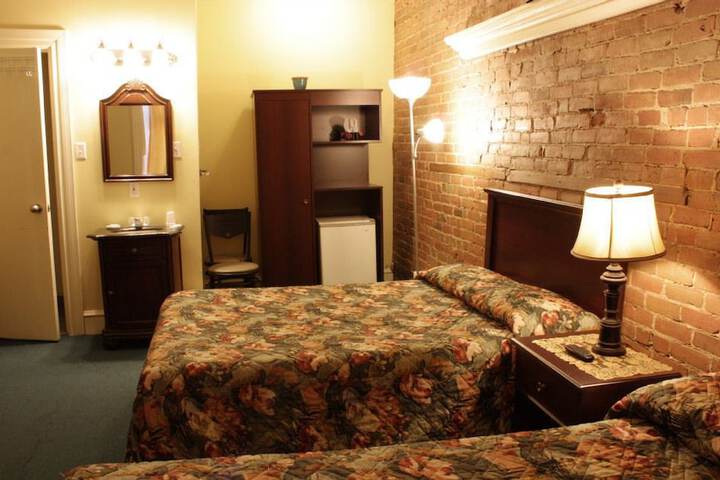 Room 2 of 39