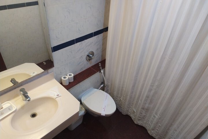 Room 64 of 96