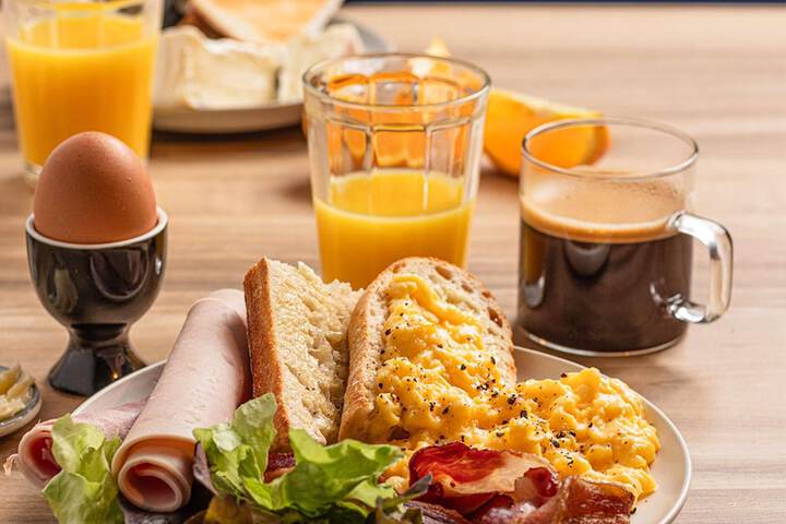 Breakfast/Coffee Service 46 of 77
