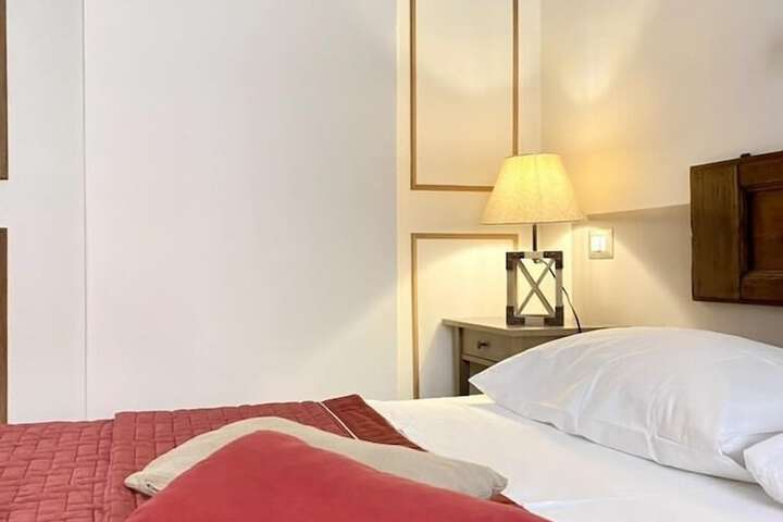 Room 16 of 34