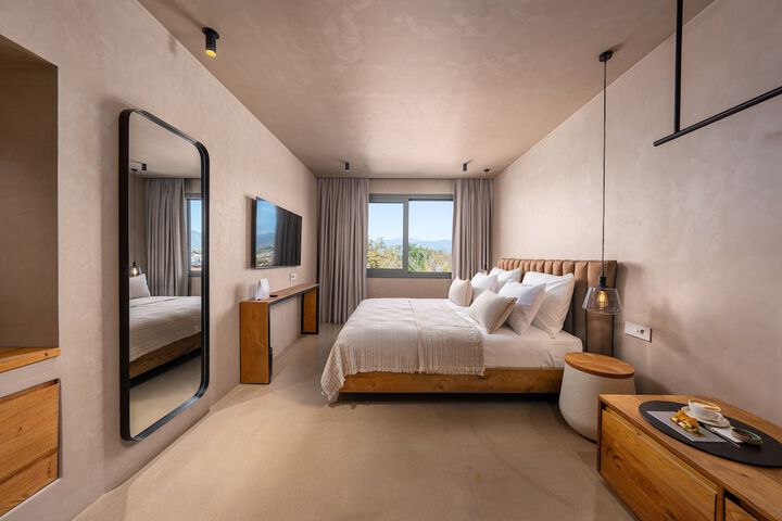 Room 18 of 76