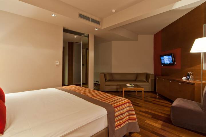Room 13 of 58