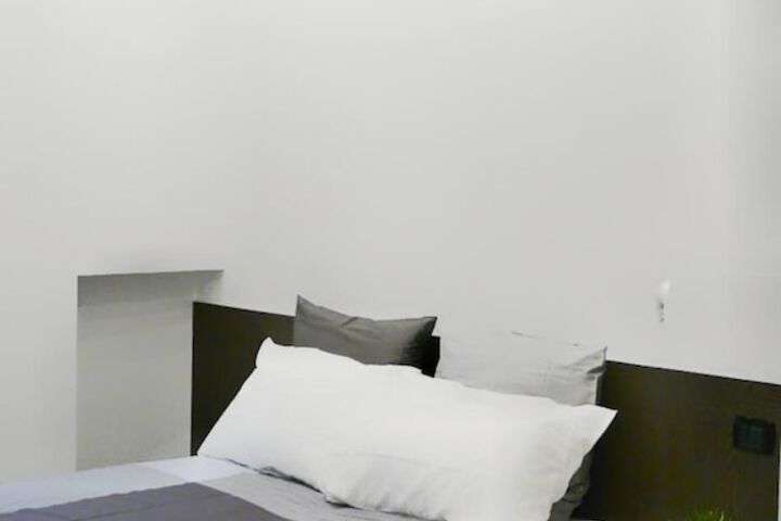 Room 45 of 126
