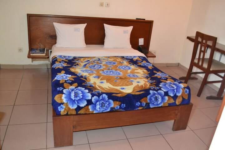 Room 6 of 15