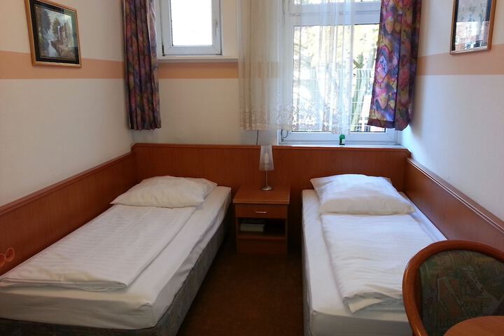 Room 4 of 21