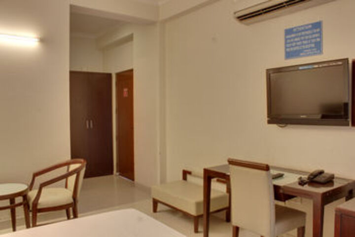 Room 13 of 17