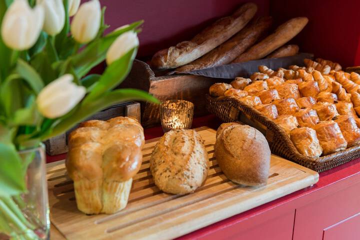 Breakfast/Coffee Service 39 of 62