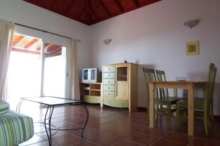 Room 2 of 8