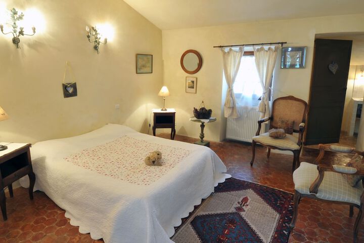 Room 5 of 38