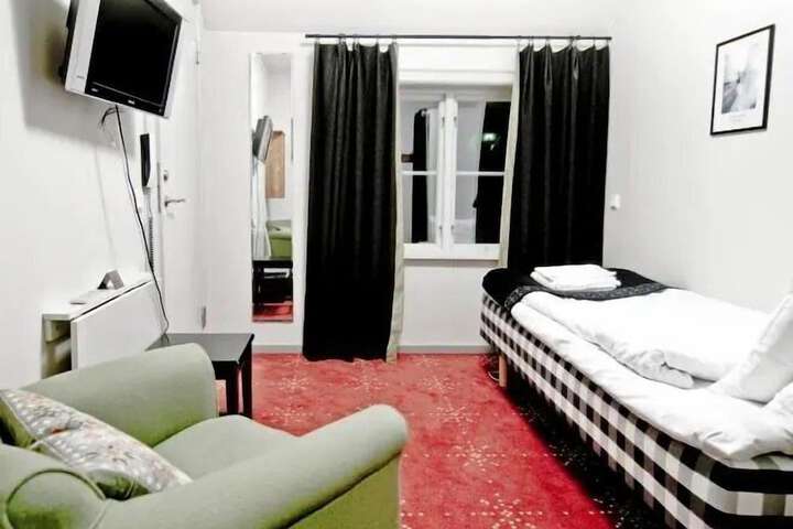 Room 2 of 11