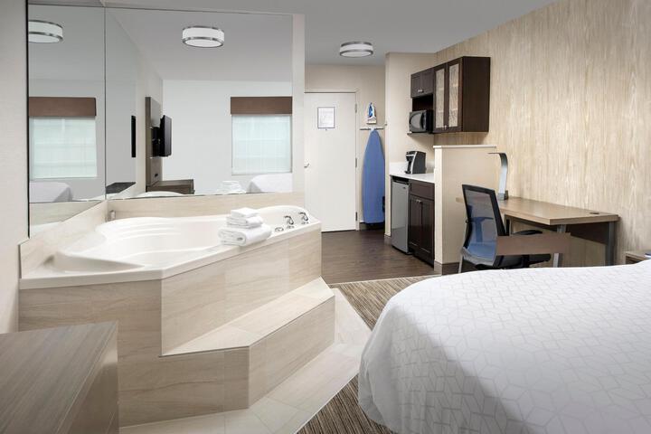 Standard | King Bed (4 of 19)