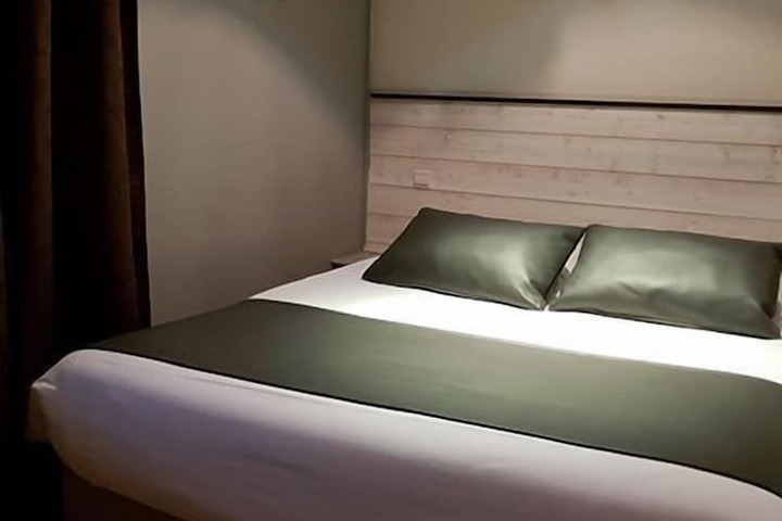 Room 3 of 17