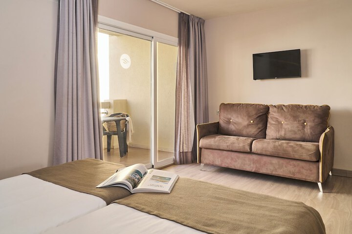 Room 25 of 41