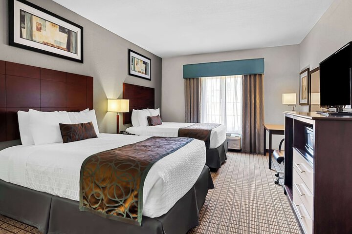 Room 4 of 25