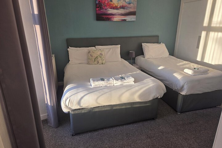 Room 10 of 13