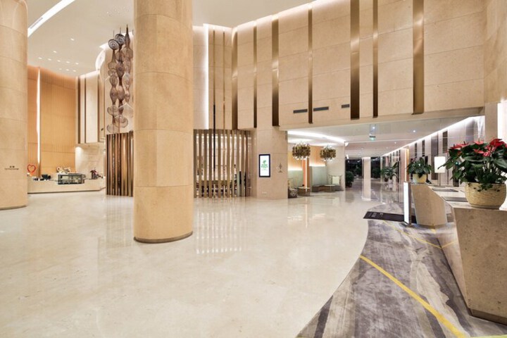 Hotel 77 of 92
