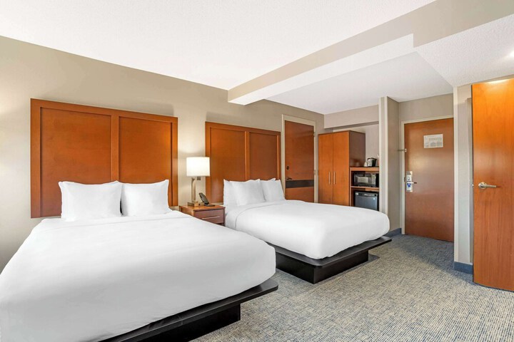 1 King Bed Suite (17 of 21)