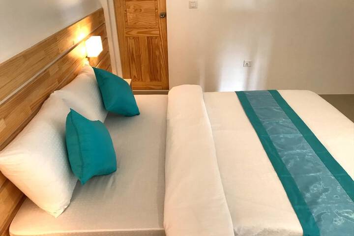 Room 11 of 26