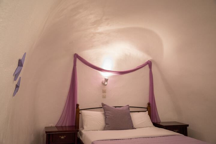 Room 10 of 93