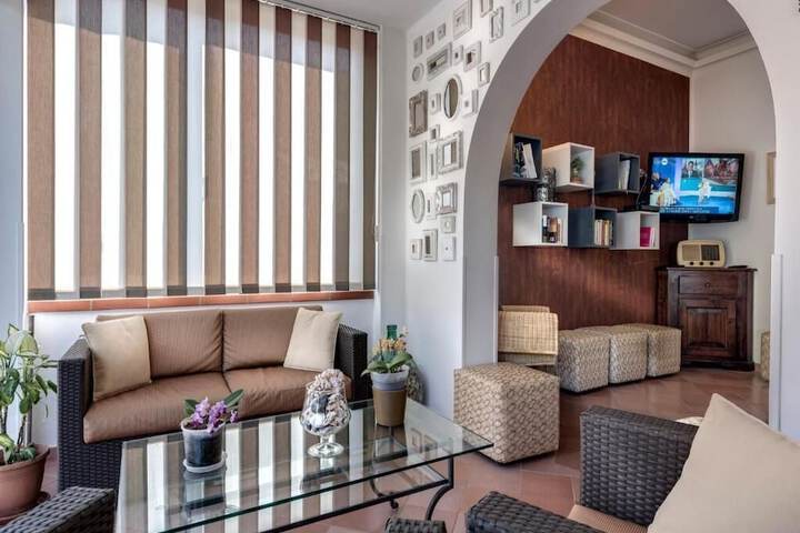Entrance & Lobby
