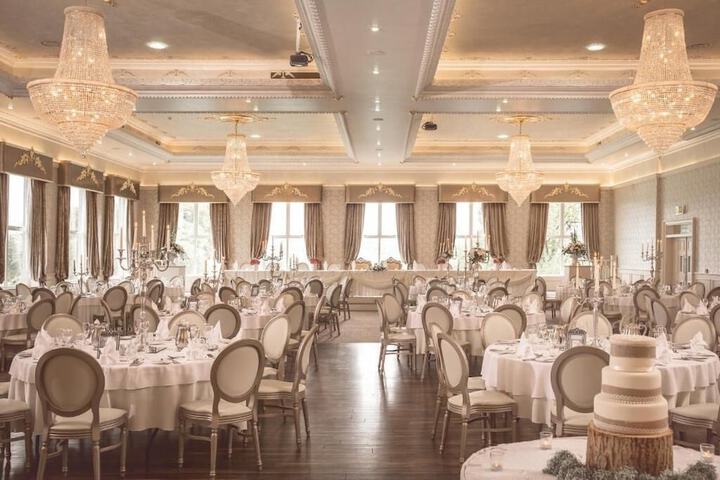 Ballroom/Hall 26 of 34