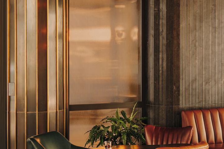Lounge 69 of 92