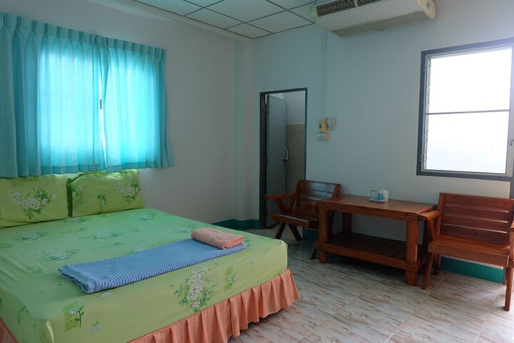 Room 9 of 15