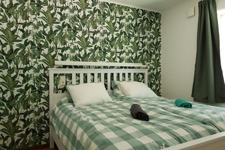 Room 6 of 62