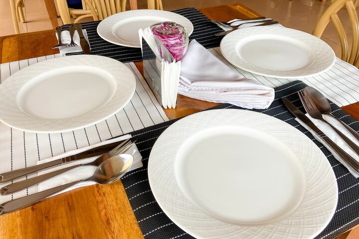 Dining 33 of 37