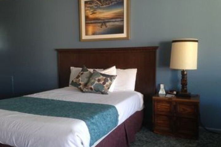 Room 5 of 9