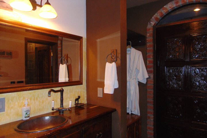 Room 27 of 413