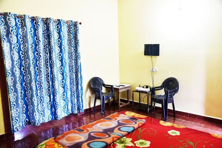 Room 2 of 8