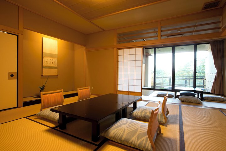 Room 9 of 47