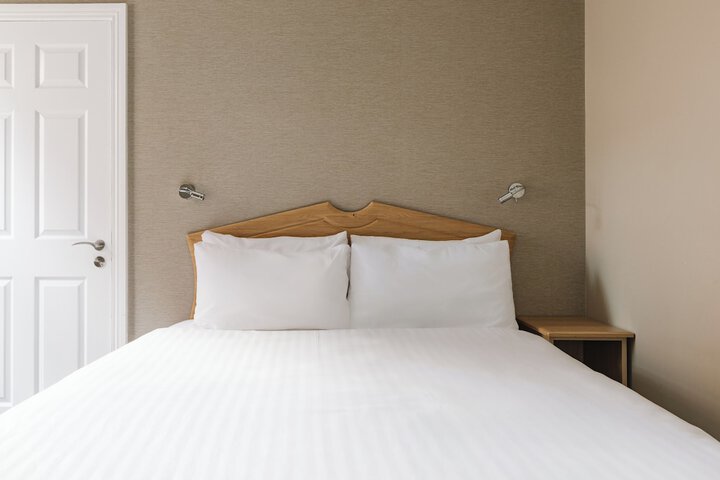 Room 38 of 146