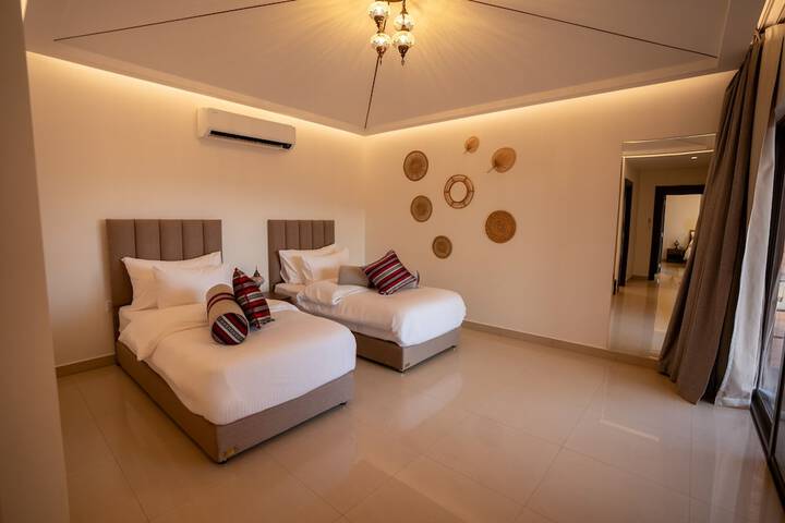 Room 43 of 160