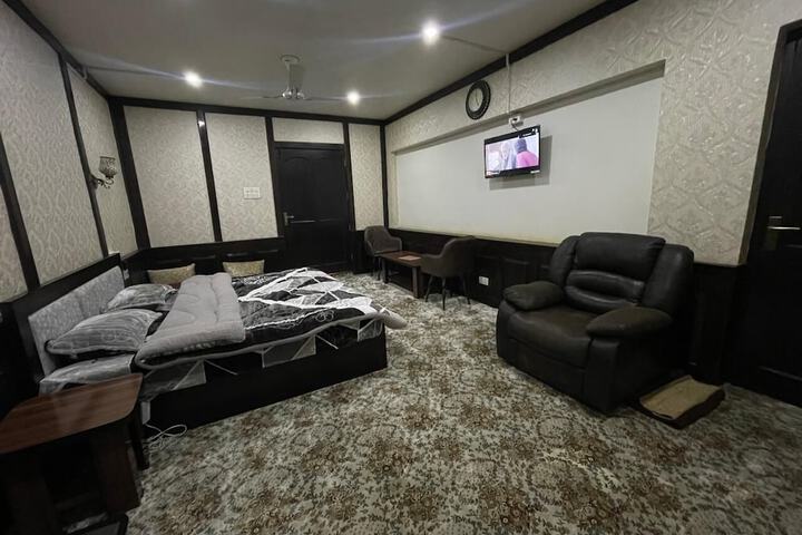 Room 5 of 26